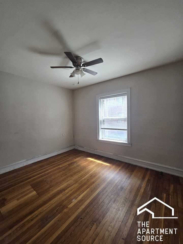 1372 W Estes Ave #1N - Photo 7 of 10
