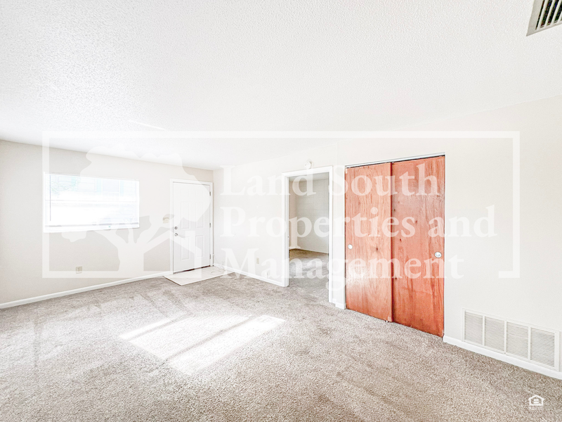 725 E Lime St #D - Photo 4 of 13