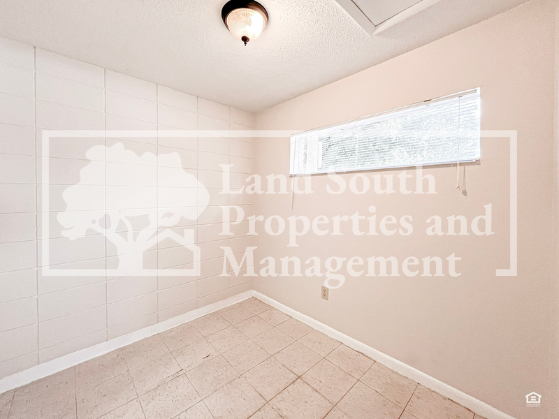725 E Lime St #D - Photo 5 of 13