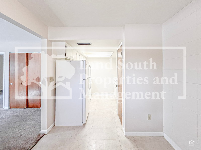 725 E Lime St #D - Photo 6 of 13