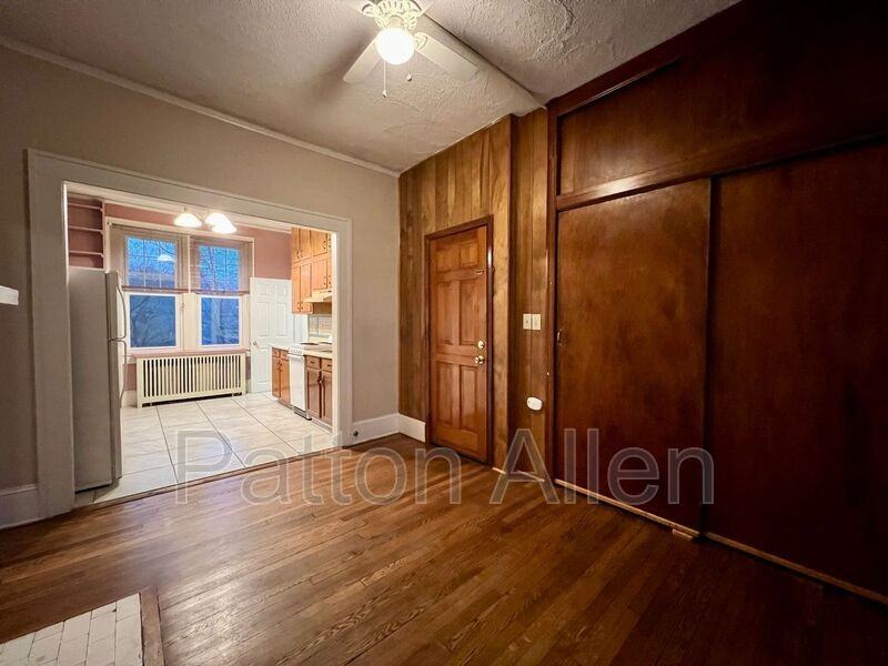 130 Edwin Pl #1 - Photo 4 of 12
