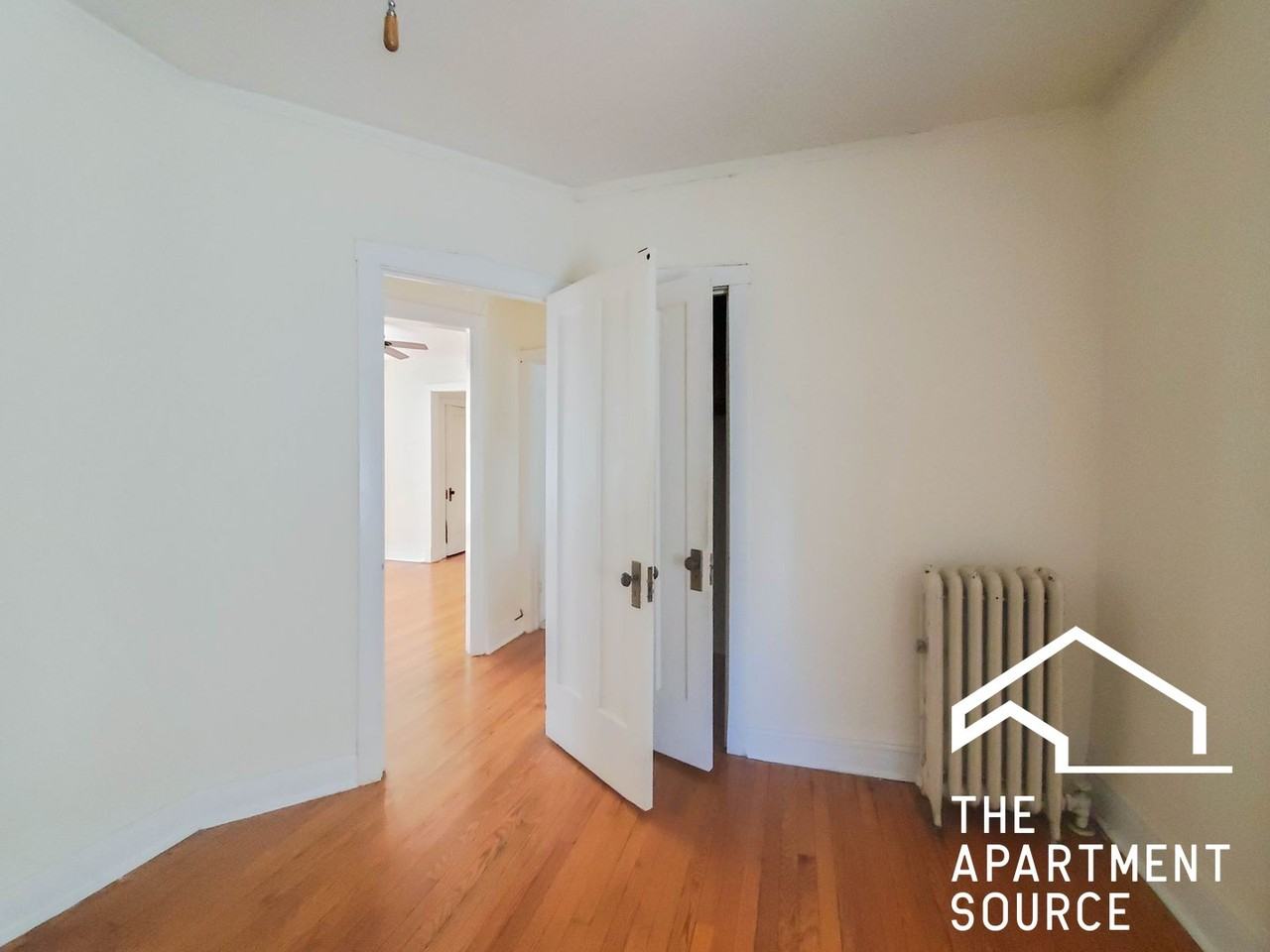 5061 N Damen Ave #2E - Photo 2 of 8