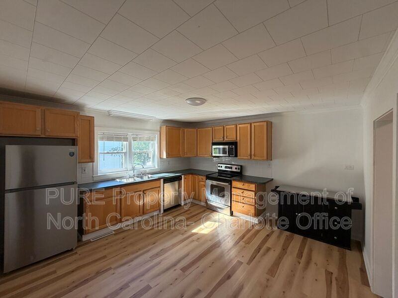 7201 Gilead Rd - Photo 4 of 47