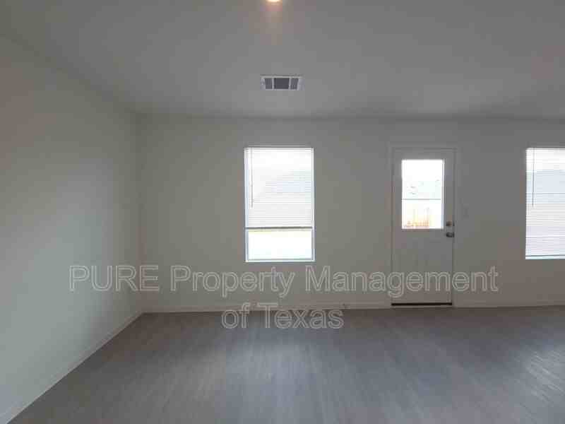 313 Stratus Ln - Photo 4 of 34