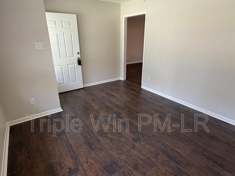 8 Glendale Dr - Photo 5 of 23