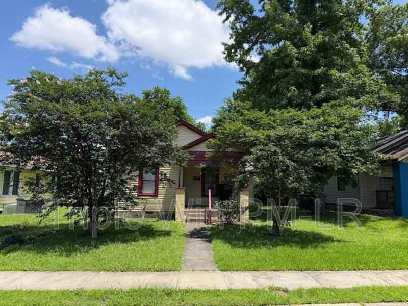 2205 S Martin St - Photo 3 of 20