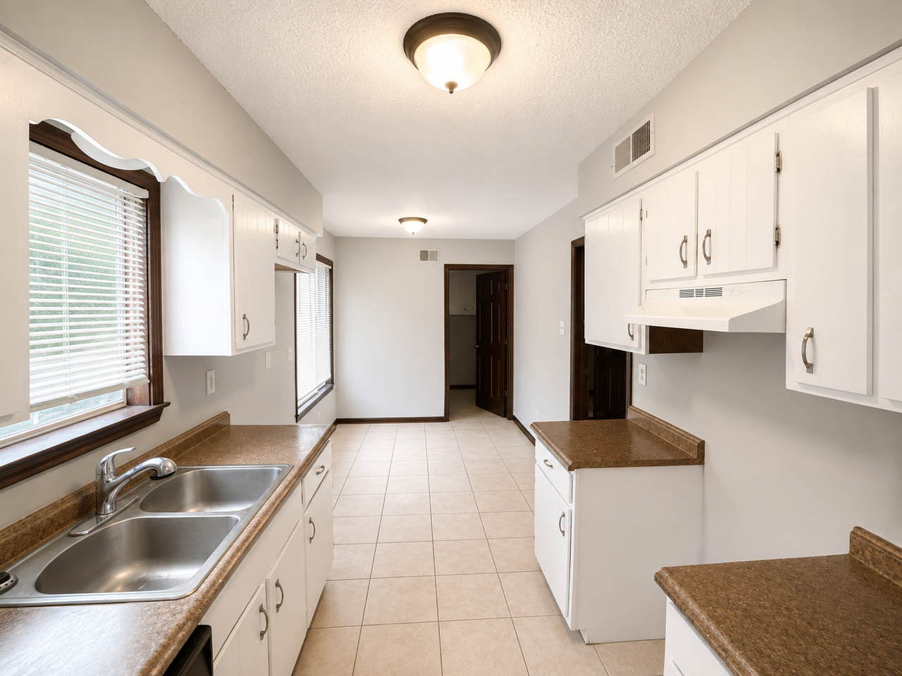 4336 Huntersglen W - Photo 2 of 14