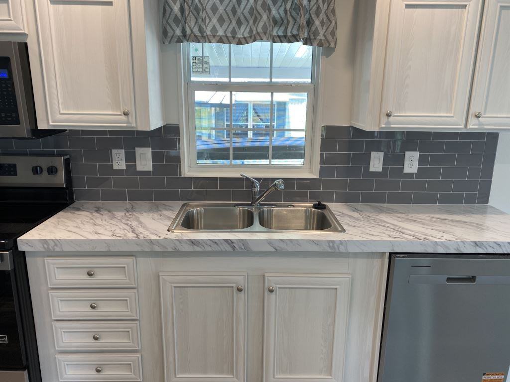 513 Old Colony Rd - Photo 6 of 28