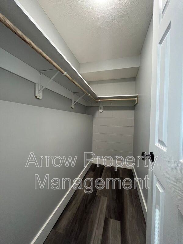 877 N 26th St #17 - Photo 7 of 9