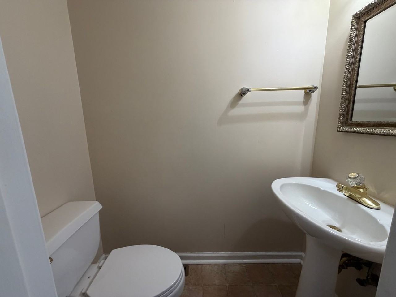 504 Ashley Oaks Private Dr - Photo 5 of 35