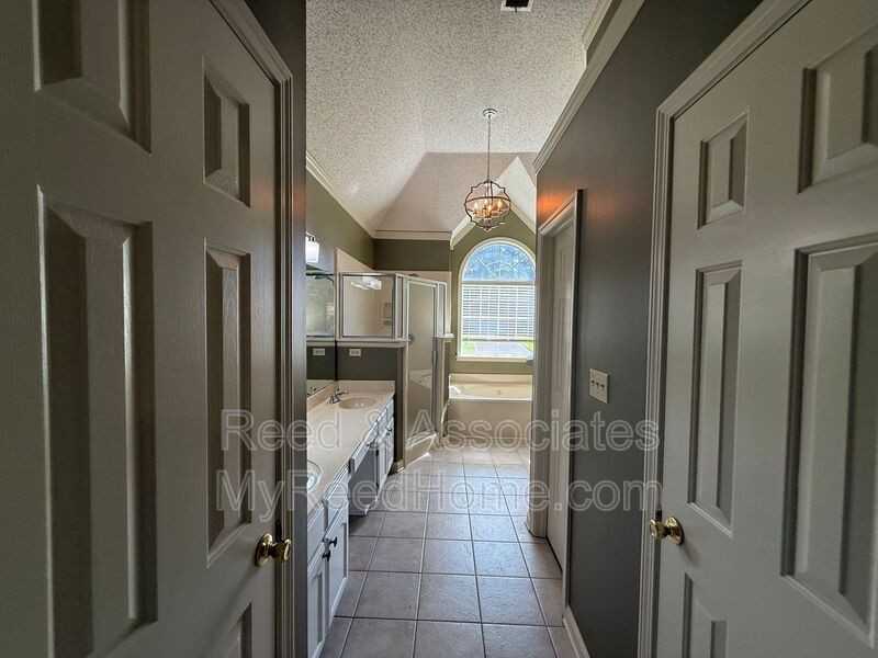 3066 Shadow Green Ln - Photo 4 of 20
