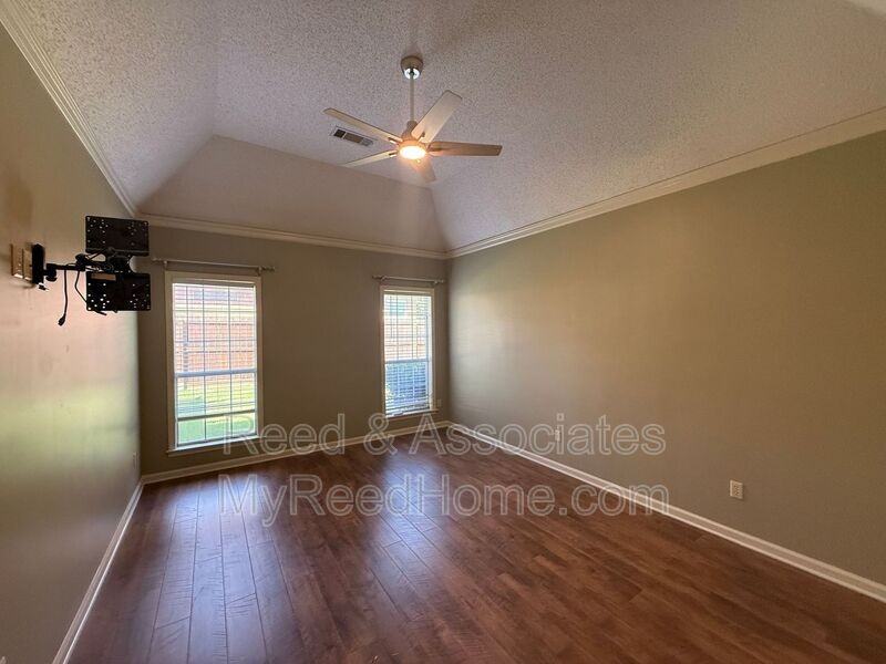 3066 Shadow Green Ln - Photo 6 of 20