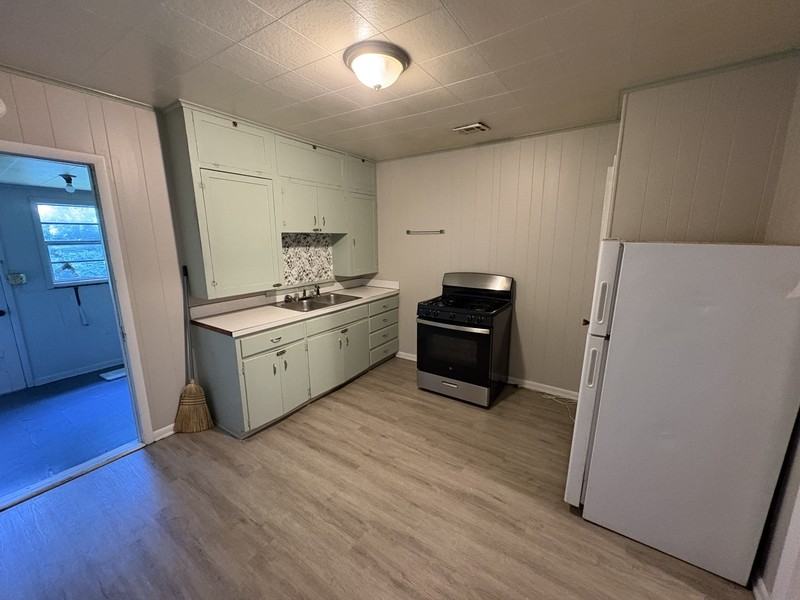 2614 E Archer St - Photo 3 of 6