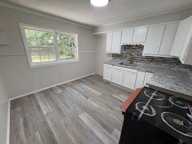 4647 N Hartford Ave - Photo 3 of 10