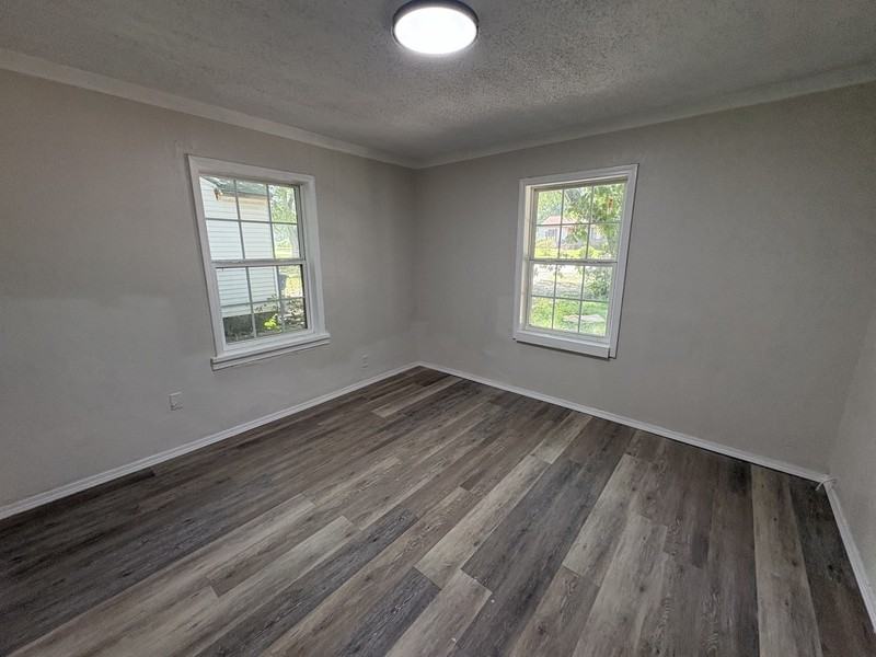 4647 N Hartford Ave - Photo 5 of 10