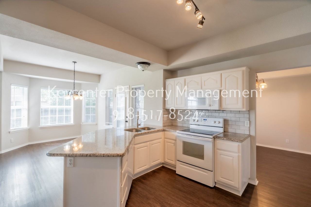8514 S 112th East Ave - Photo 5 of 21