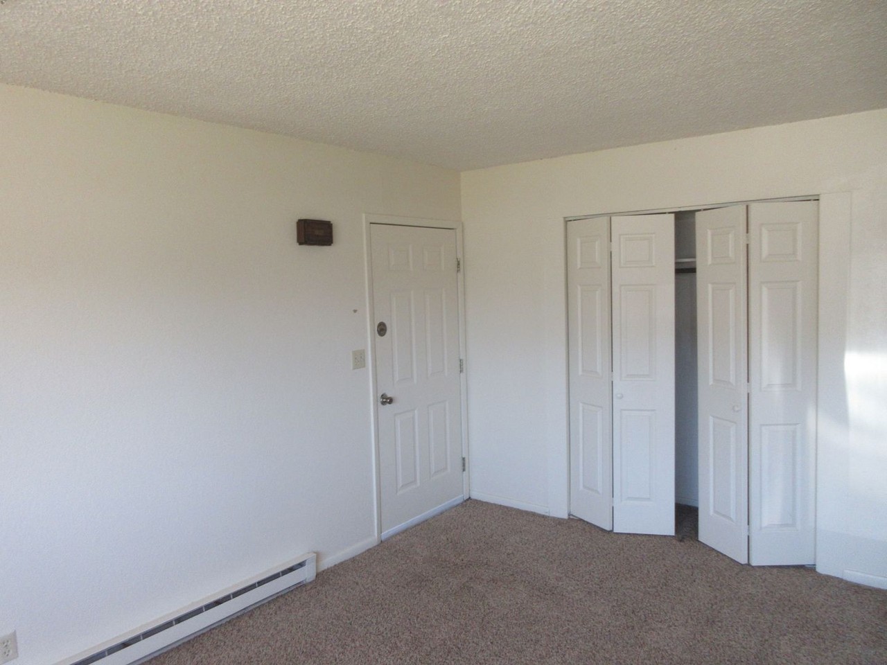 62 Constitution Dr - Photo 6 of 15