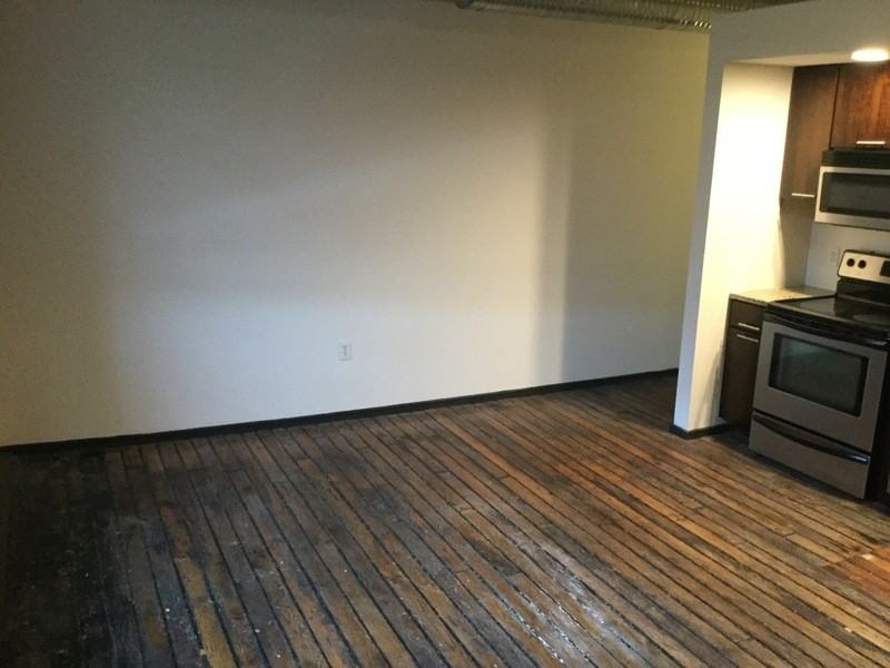 110 S 15th St #310 - Photo 5 of 9