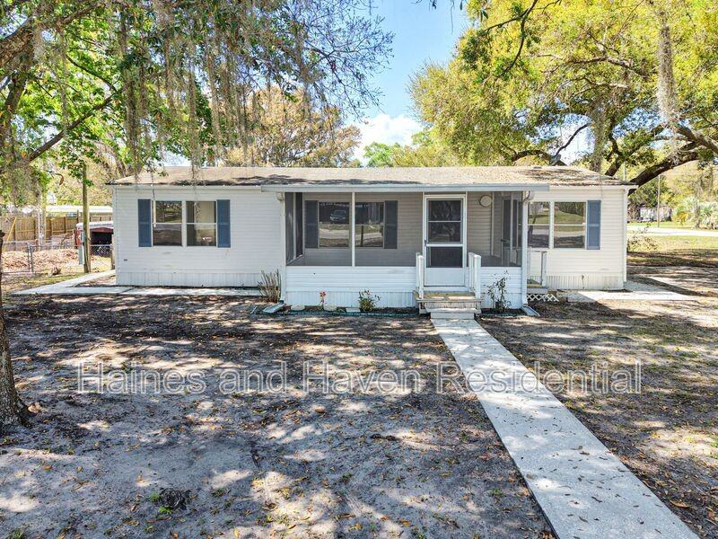 322 Clearwater Lake Dr