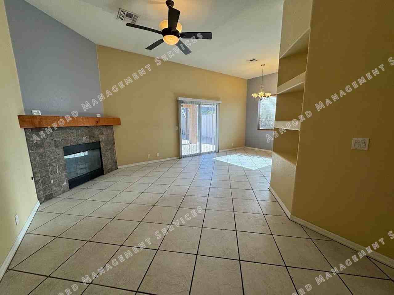 1510 E Charleston Ave - Photo 4 of 25
