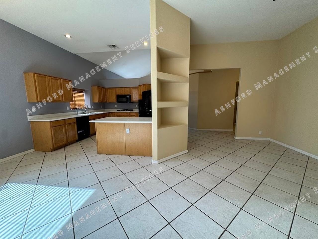 1510 E Charleston Ave - Photo 5 of 25