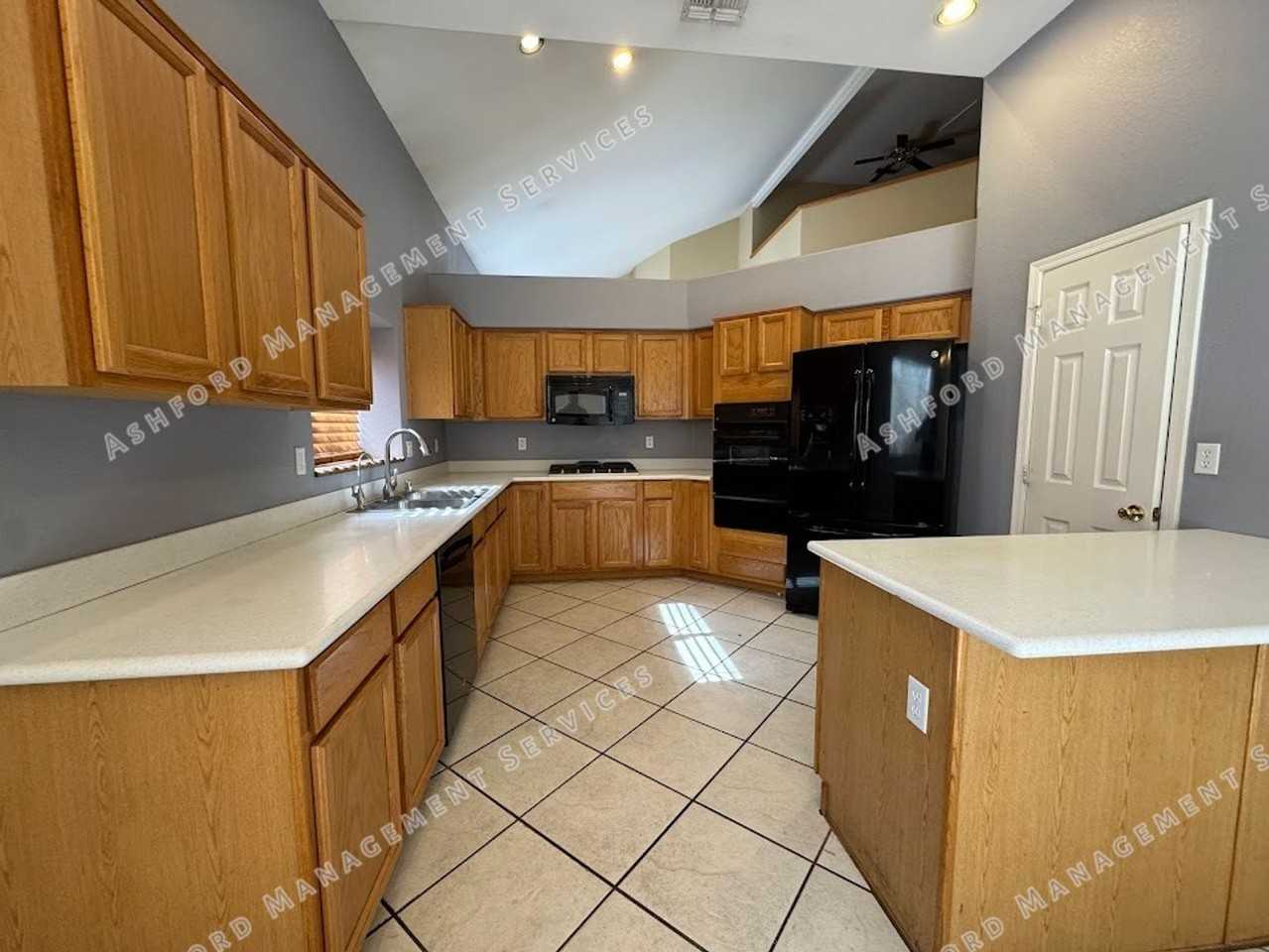 1510 E Charleston Ave - Photo 6 of 25