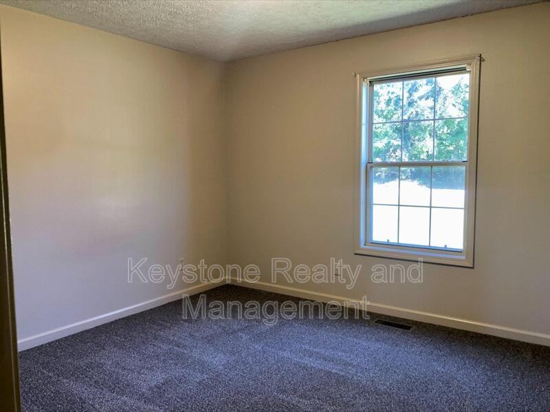5869 Julien Rd - Photo 5 of 13