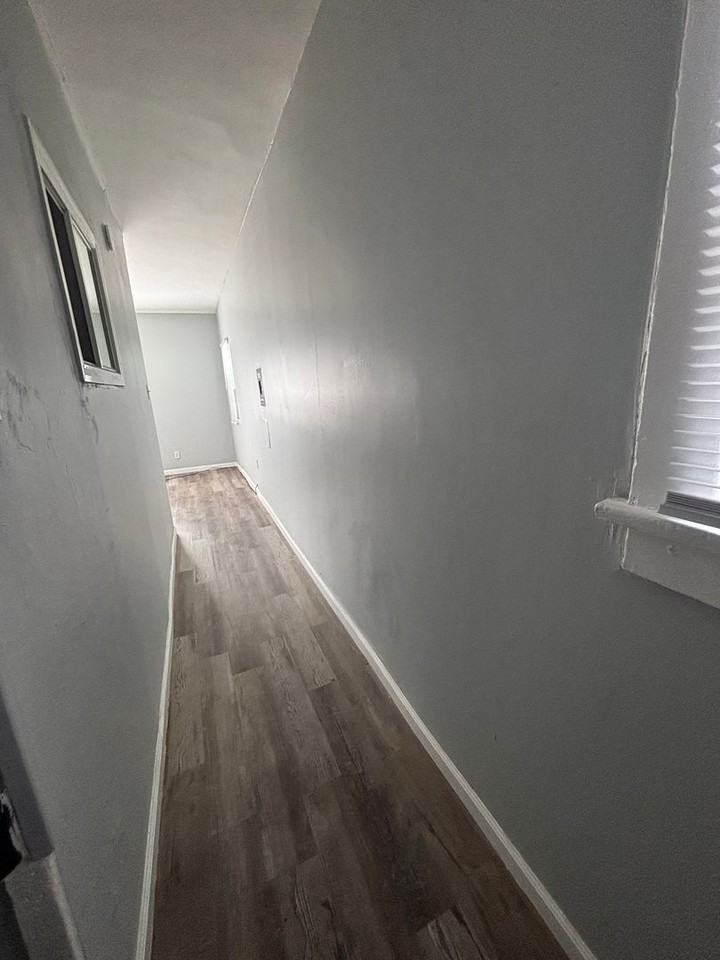 927 - Photo 3 of 17
