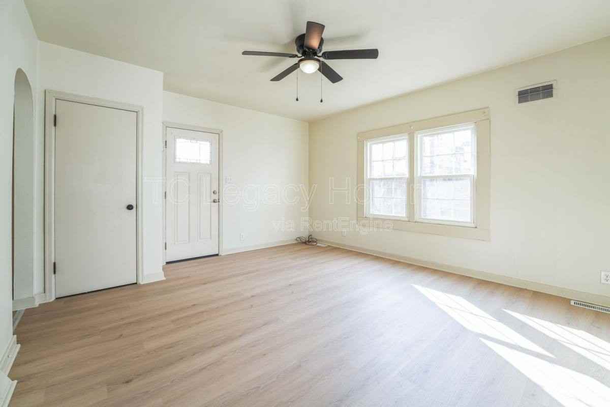 316 1 2 Harrison St - Photo 5 of 10