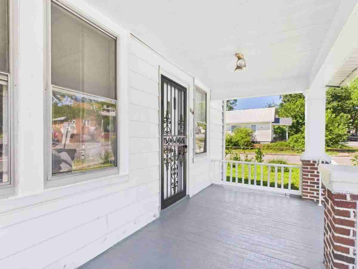 1614 N 19th St - Photo 3 of 10