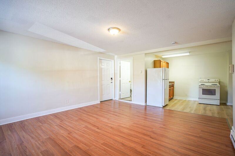 43 Oak St - Photo 2 of 9
