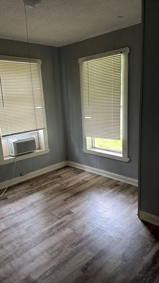 255 Elmore St - Photo 7 of 13