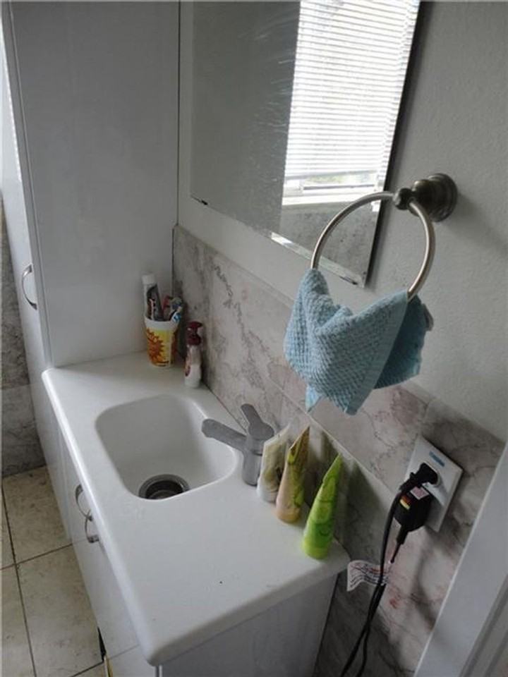 210 E 32nd St - Photo 6 of 24