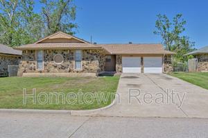 featured image of 629 Lloyd Ave