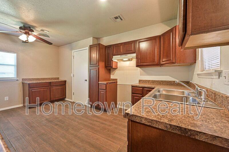 629 Lloyd Ave - Photo 2 of 20