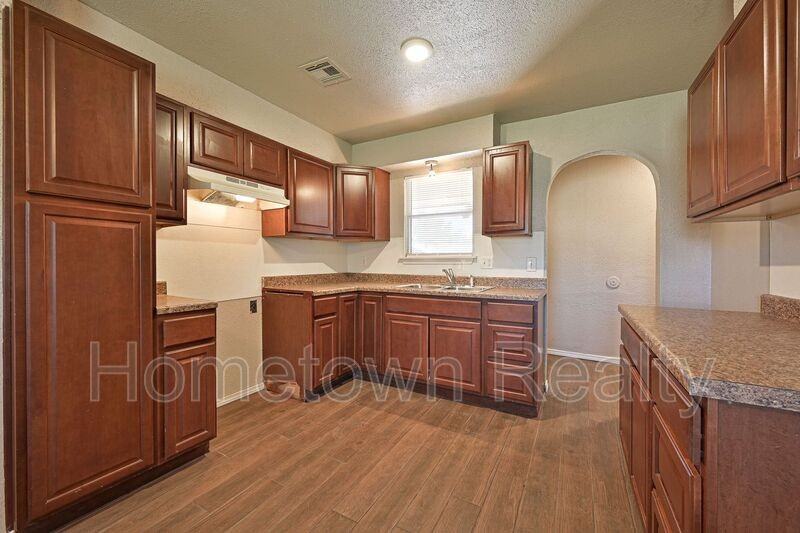 629 Lloyd Ave - Photo 3 of 20