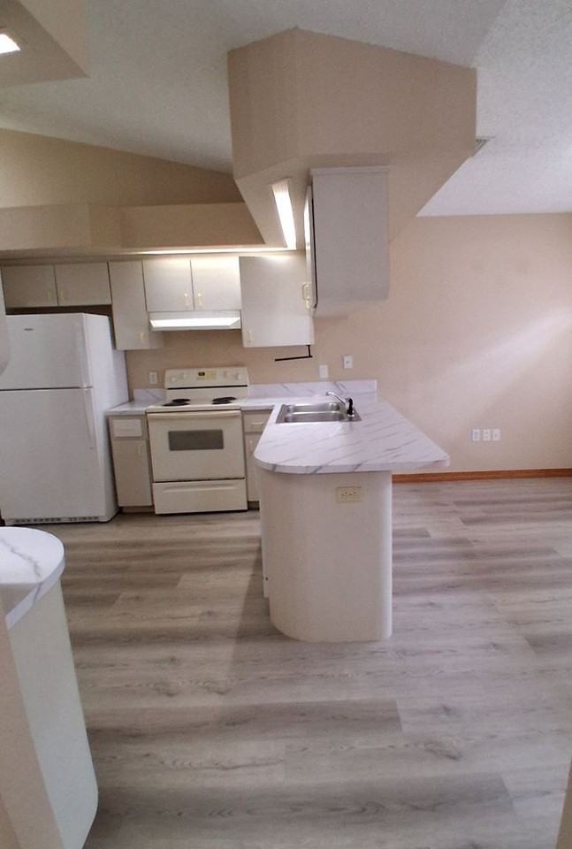11404 Pike Ave - Photo 2 of 12