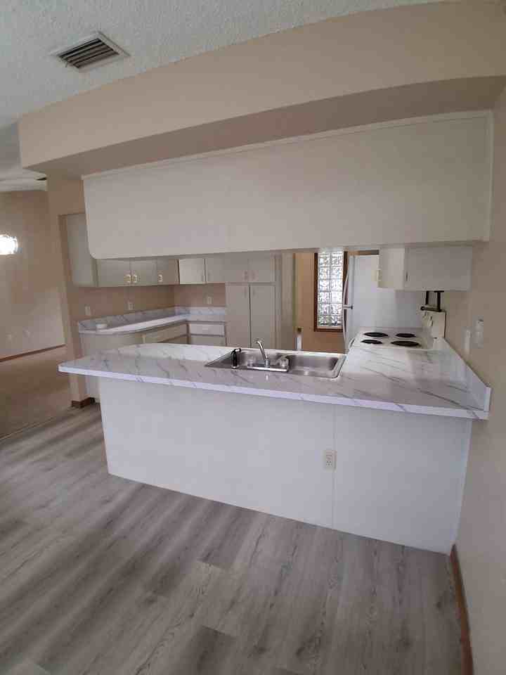 11404 Pike Ave - Photo 3 of 12