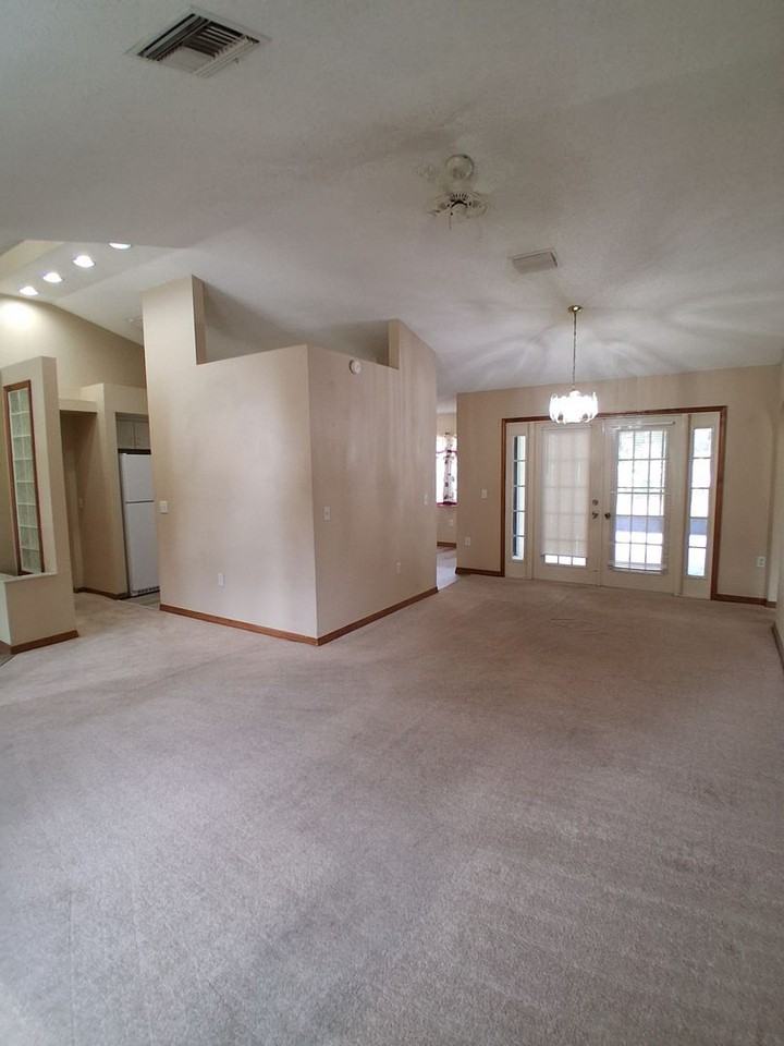 11404 Pike Ave - Photo 4 of 12