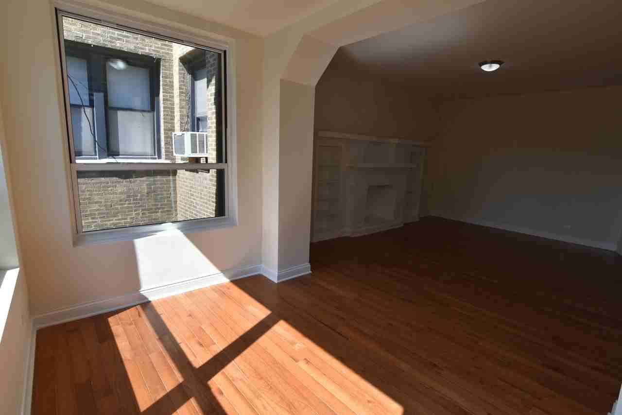 700 W. Grace - Photo 3 of 35