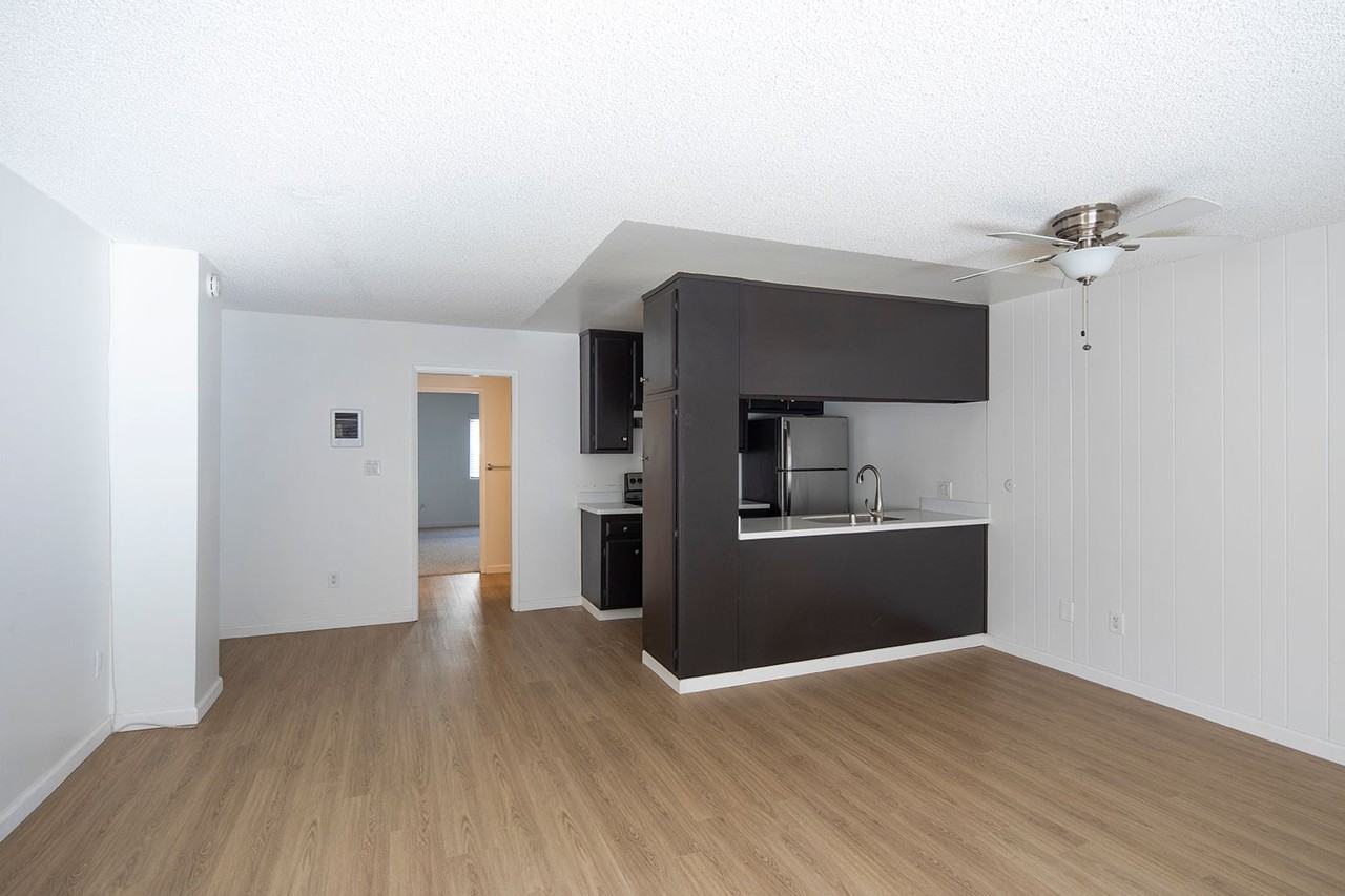 1656 Reed Ave - Photo 3 of 14