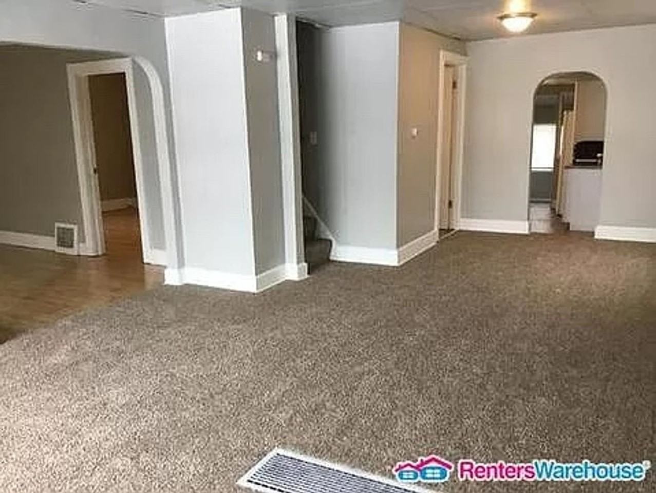 4900 N 58th St - Photo 3 of 9