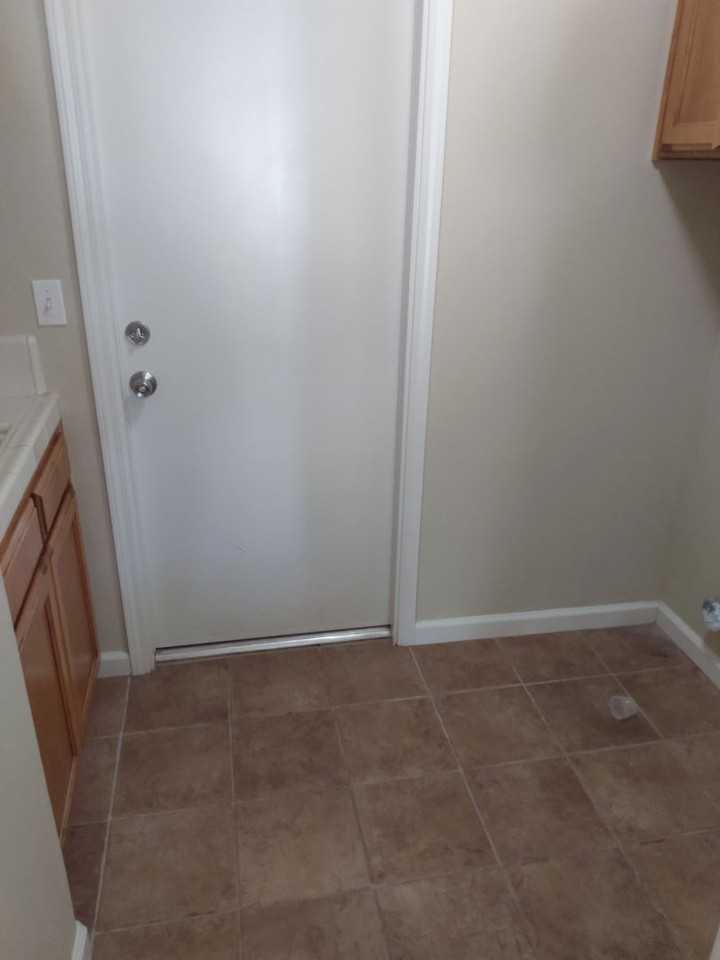883 W Julia Way - Photo 4 of 13