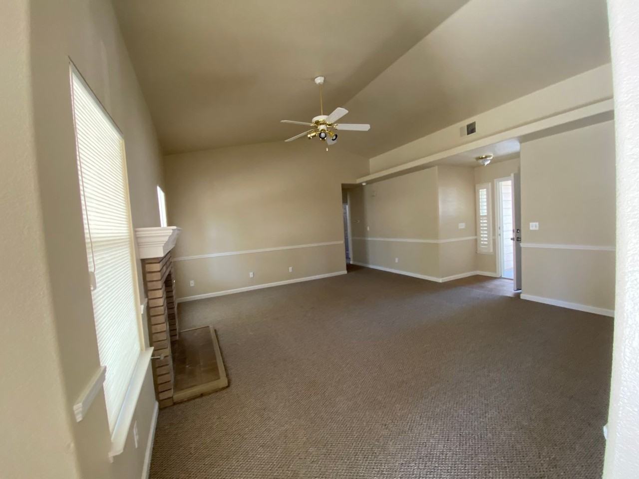 883 W Julia Way - Photo 7 of 13