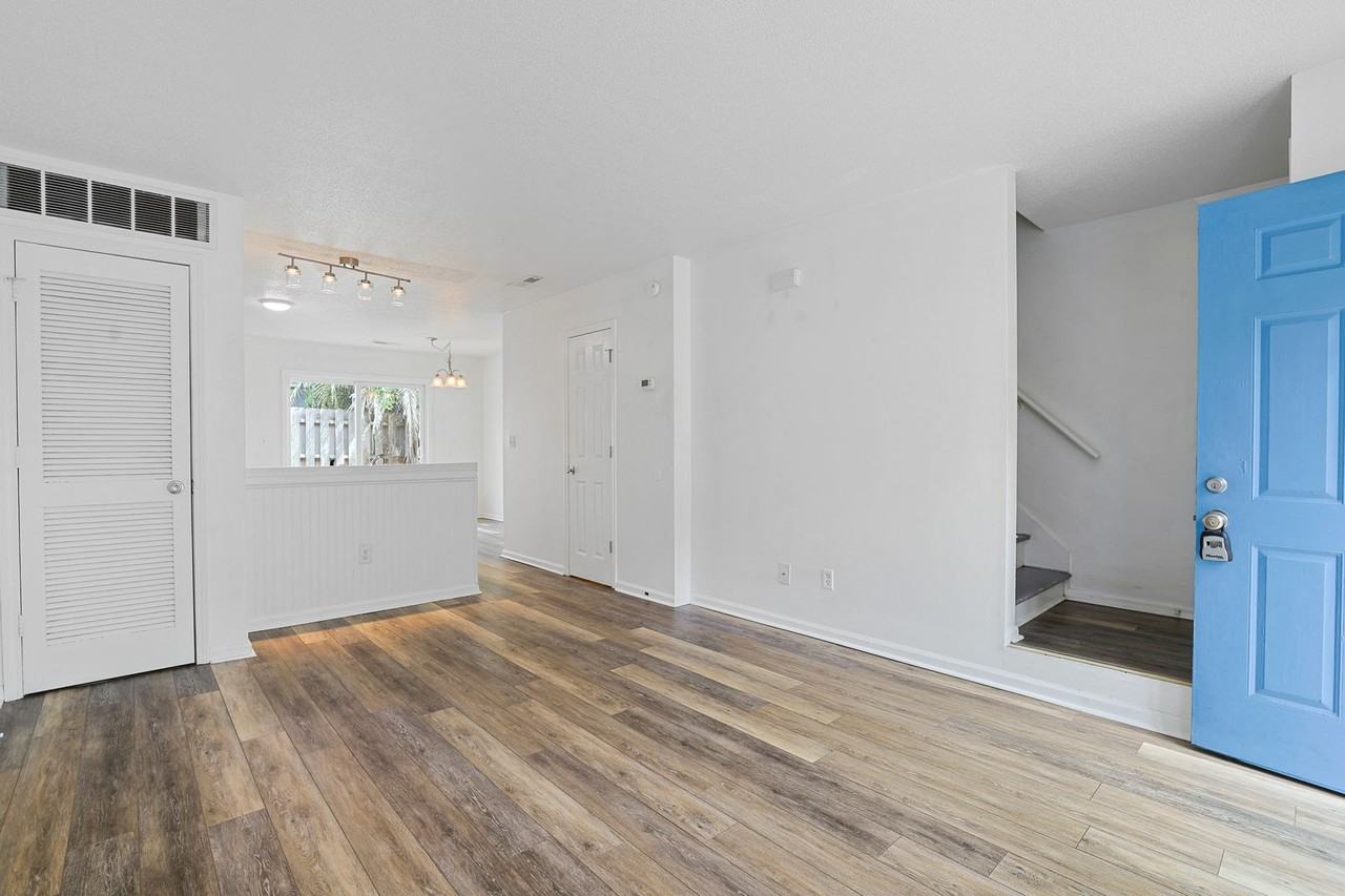 705 26th Ave S - Photo 2 of 11