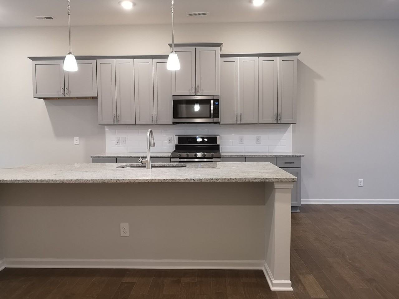 9537 Ainslie Downs St - Photo 3 of 18
