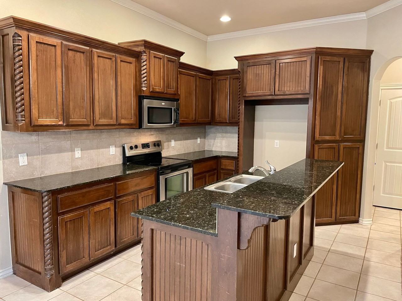 2417 Nw 152nd St - Photo 4 of 19