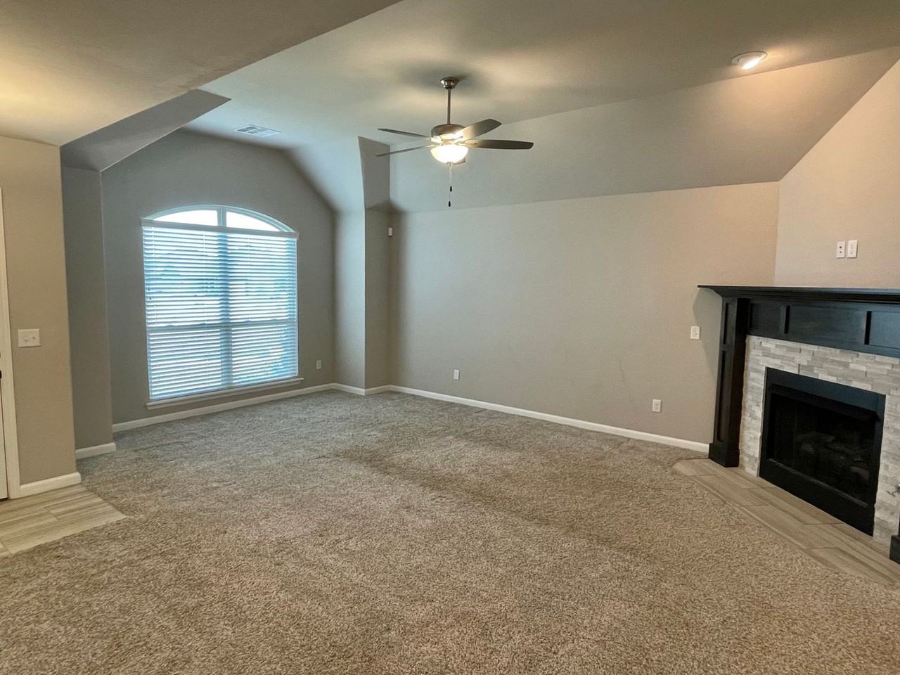 4100 Nw 152nd St - Photo 3 of 27