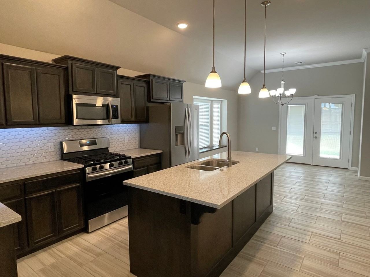 4100 Nw 152nd St - Photo 4 of 27
