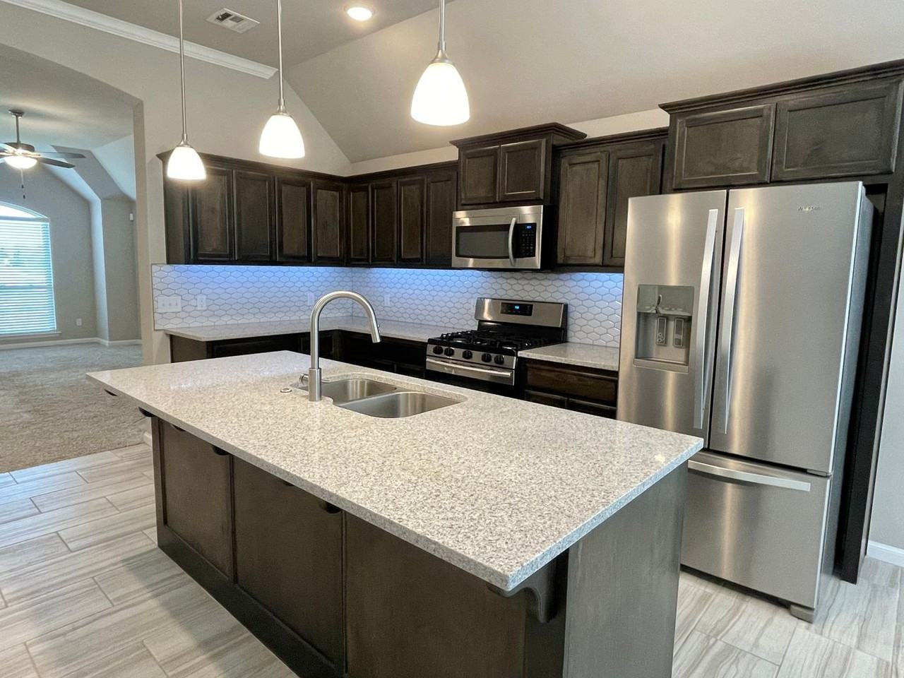 4100 Nw 152nd St - Photo 5 of 27